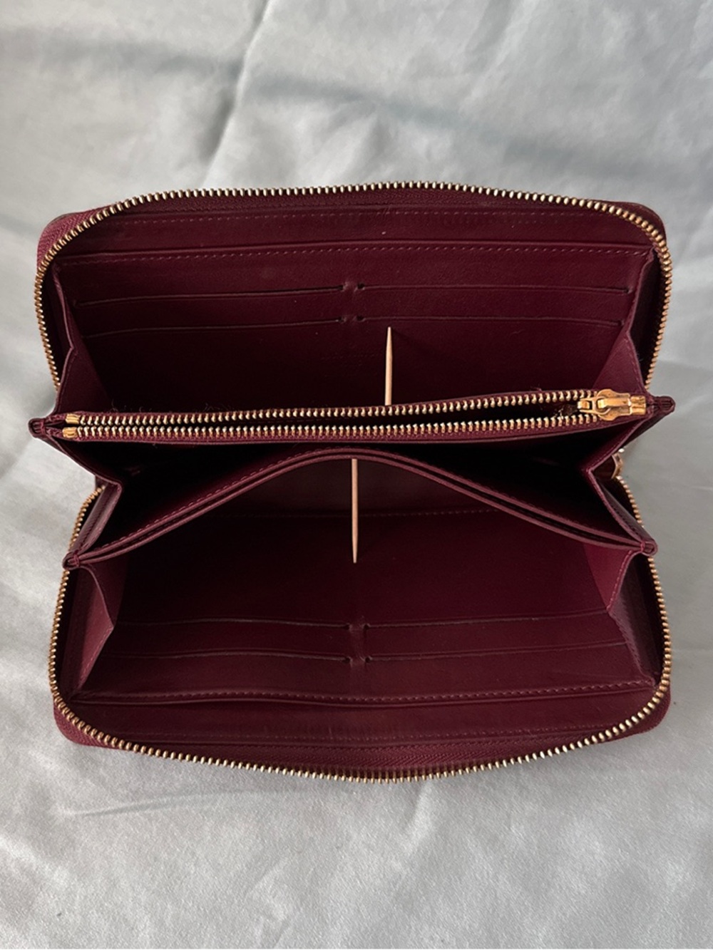 Louis Vuitton Vernis Zip Around Wallet in Burgundy, Comes With COA. - Picture 9 of 16